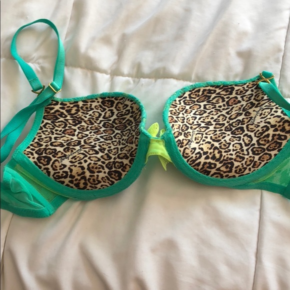 Pink bra - Picture 2 of 3